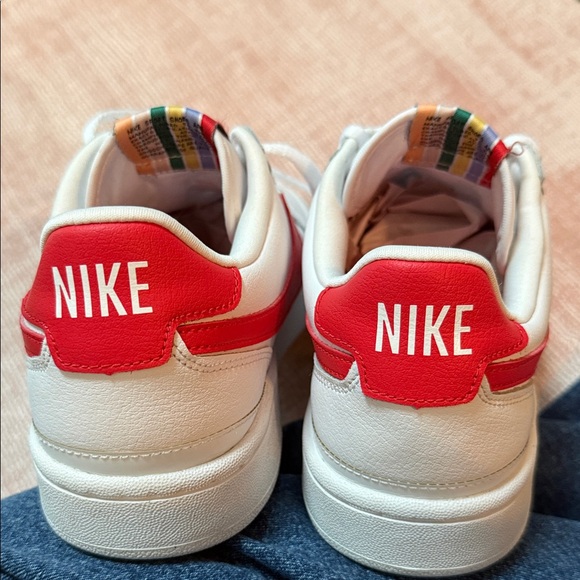 Nike White and Red Women’s Sneakers with Multicolor Tongue - Picture 5 of 6